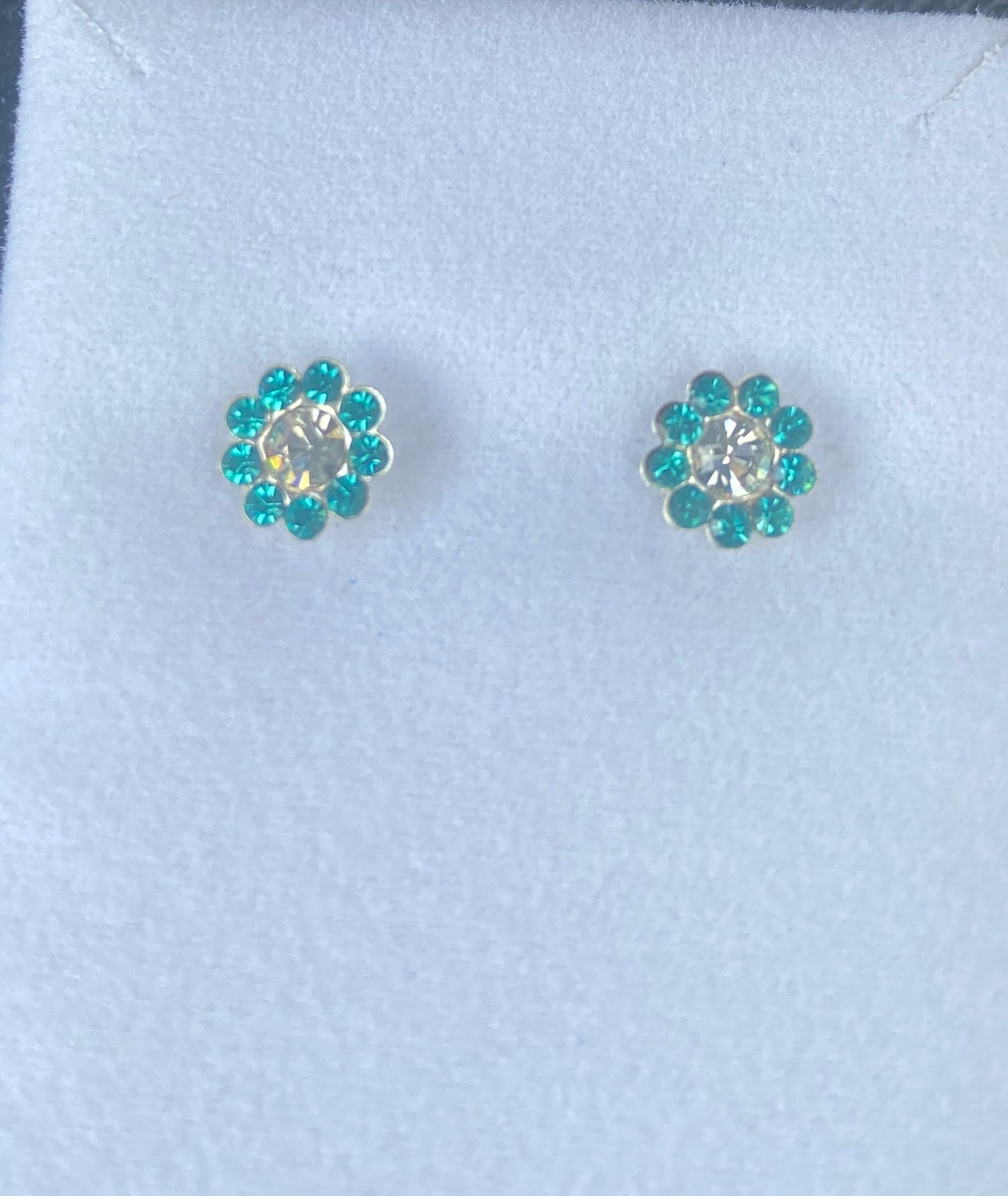 Silver cz/ green stud earrings